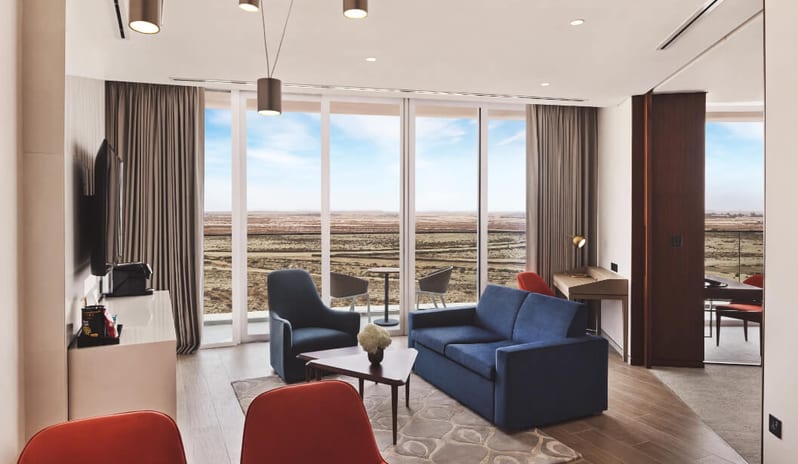 JUNIOR SUITE LIVING ROOM